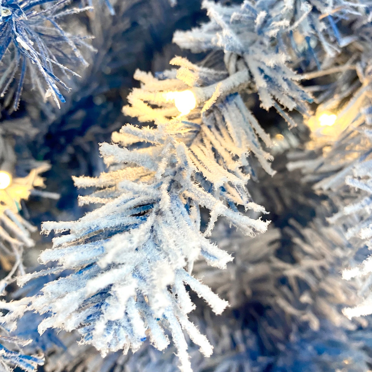 6FT Christmas tree snowflake flocking person with 750 Christmas branches